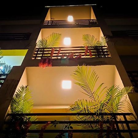 The White Canyon Hotel Varanasi Esterno foto