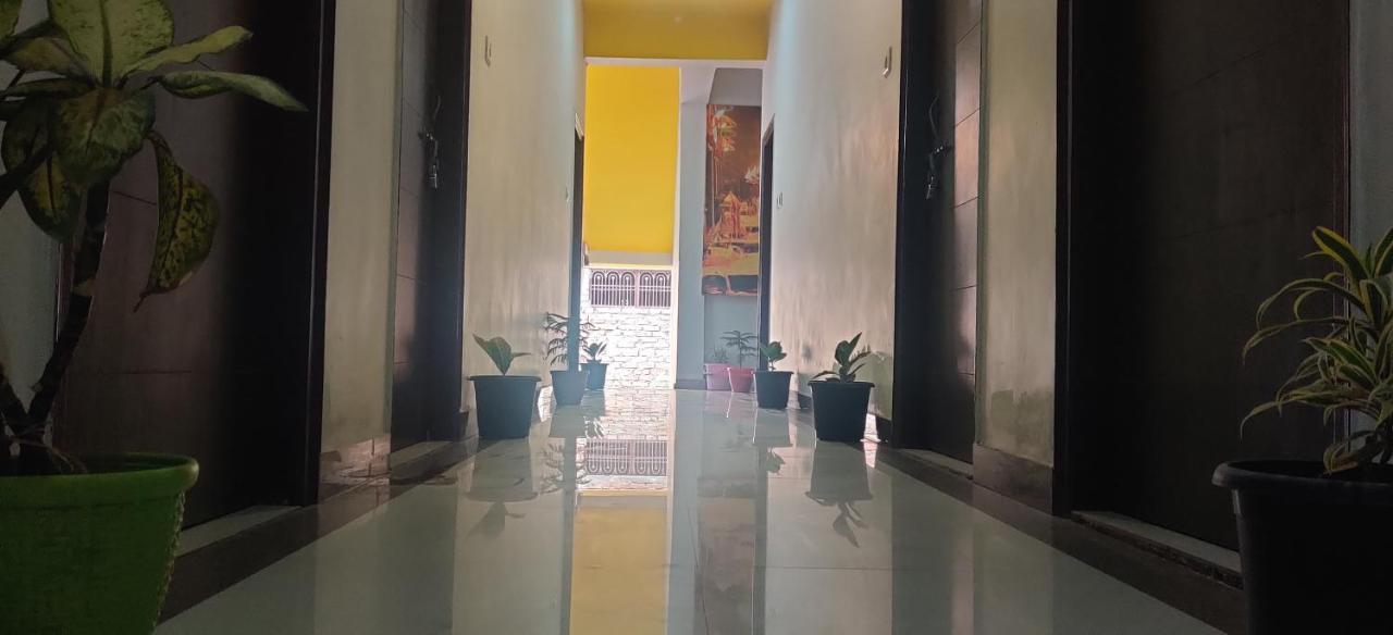 The White Canyon Hotel Varanasi Esterno foto