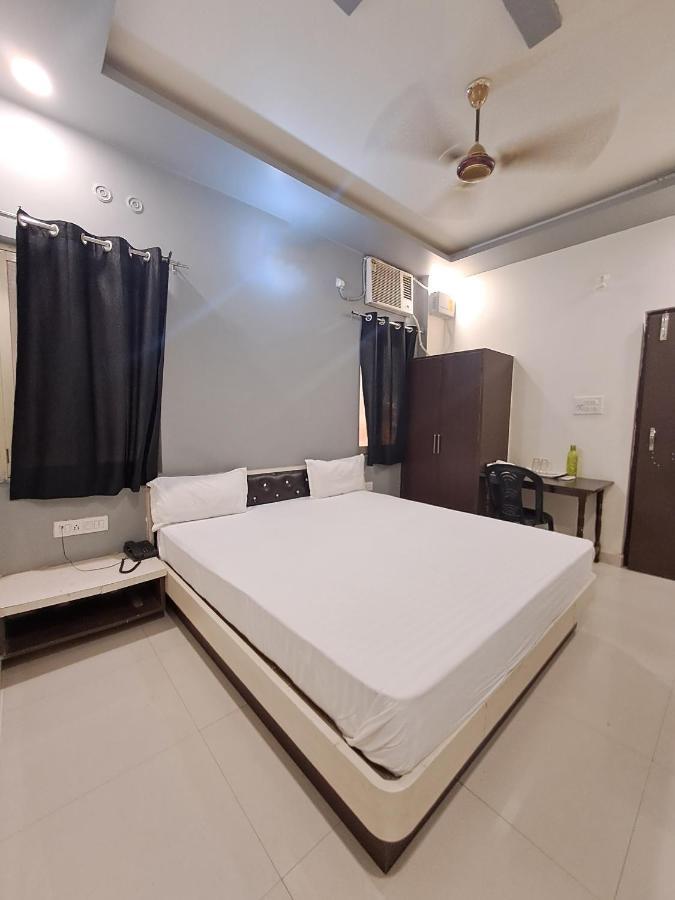 The White Canyon Hotel Varanasi Esterno foto