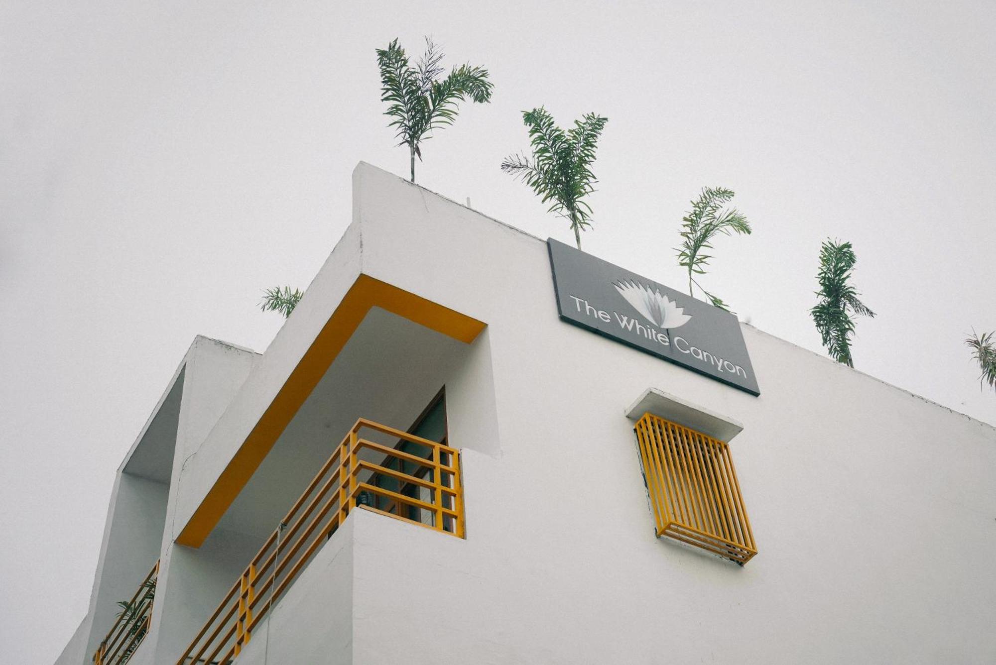The White Canyon Hotel Varanasi Esterno foto