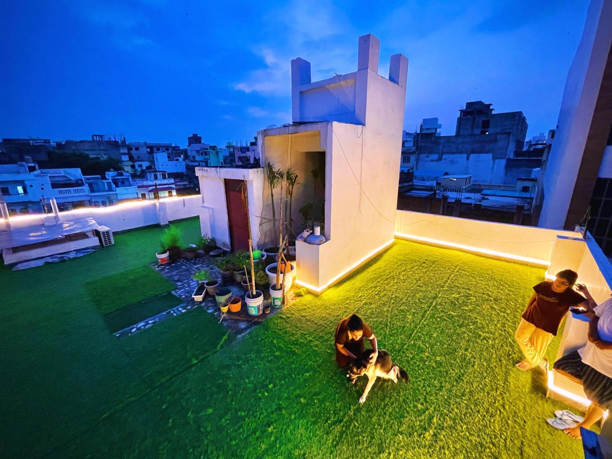 The White Canyon Hotel Varanasi Esterno foto